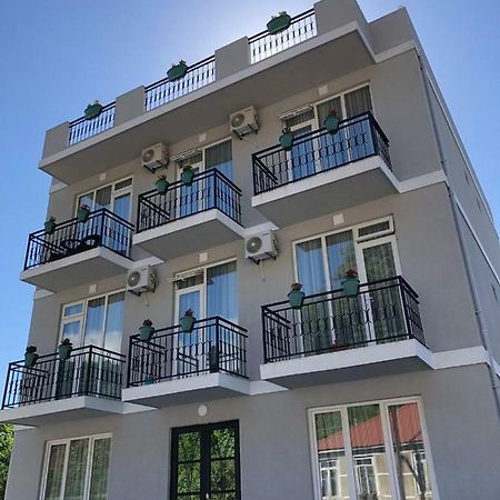 Hotel Charli Gonio Exterior photo